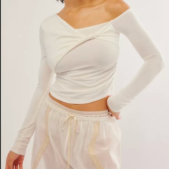 Geel Nico Twist Long Sleeve Top in White - Picture 9 of 9
